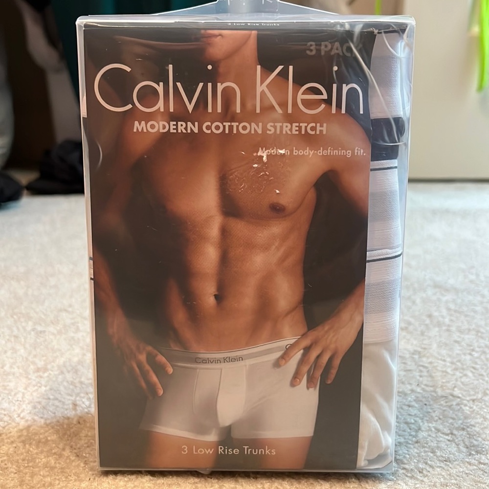 Calvin Klein Modern Cotton Stretch Low Rise Trunks. 3 pack